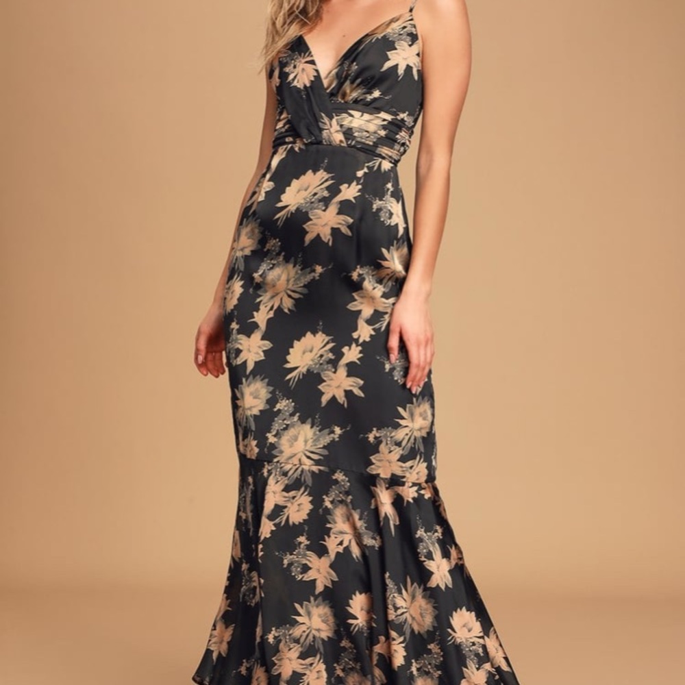 Lulus Dreaming Away Black Floral Pleated Maxi